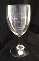 Personalised Mother&#39;s Day Wine Glass with Hearts &amp; stem charm - add names - £16.55 GBP