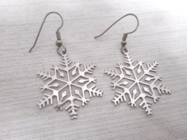 Silver-tone Filigree Christmas Snowflake Earrings Dangle Drop Pierced Ears 2&quot; - £7.09 GBP