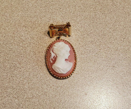 Vintage Costume Jewelry Goldtone Cameo Pin Brooch (NWOT) - $9.85