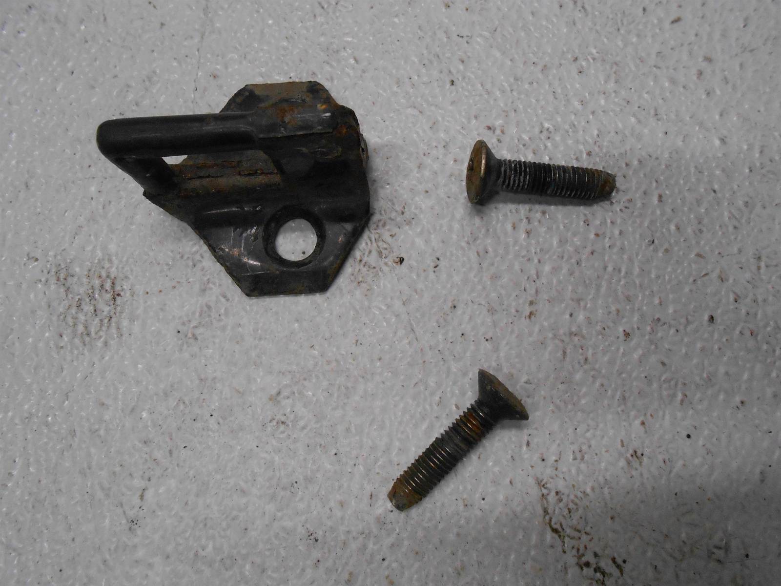 1999 Ford F250 Rear Right Passenger Lower Door Striker With Bolts - $21.99