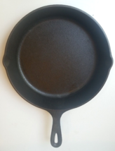 Vintage Lodge 8SK Cast Iron Skillet 10&quot; Heat Ring Double Spout Made In USA - $24.74