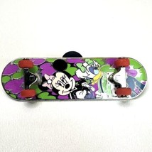 2009 Disney Trading Pin Minnie And Daisy Skateboard Disney Parks Souvenir  - $8.59
