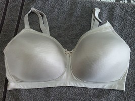 M&amp;S Marks &amp; Spencer silky soft bra uk 36DD usa 36D  euro 80E  france 95E - $15.76