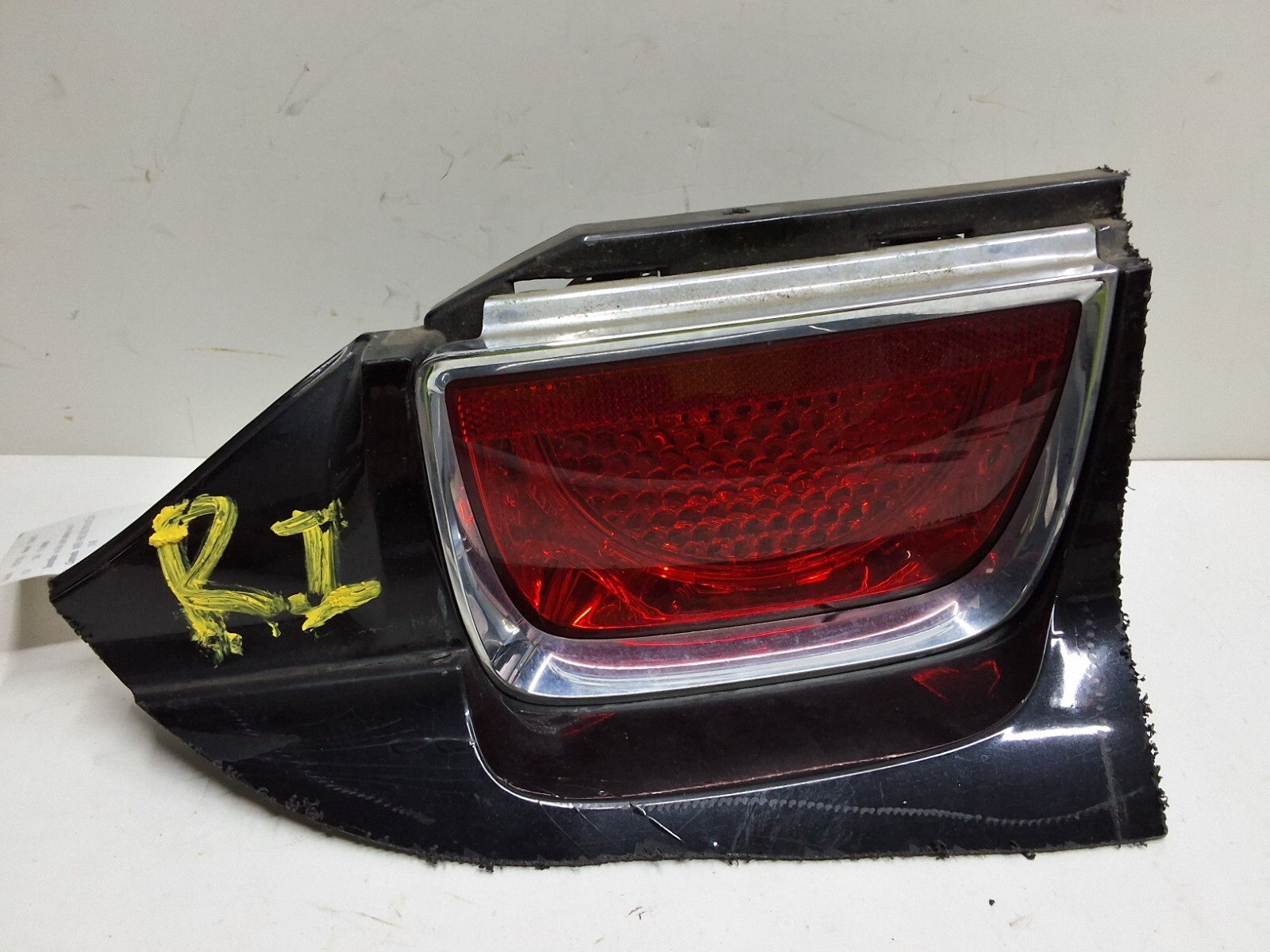 10 11 12 13 Chevrolet Camaro right passenger inner tail light assembly W... - $29.69