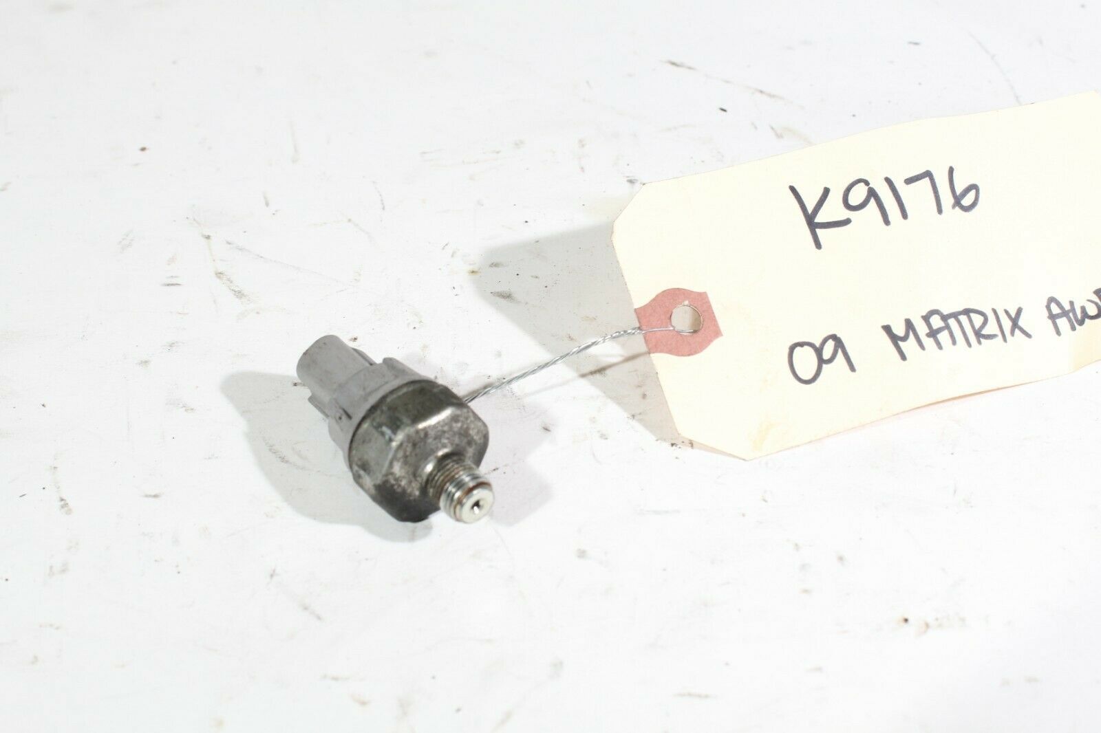 2009-2013 TOYOTA MATRIX AWD OIL PRESSURE SENSOR K9176 - $38.69