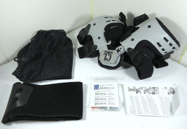 Comfortland OA-200-R Knee Brace Right Universal - w/ Sleeve, Hardware, Mesh Bag - $19.75