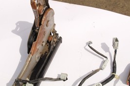 2001-2002 ACURA MDX FRONT RIGHT PASSENGER SIDE SEAT TRACK & MOTOR R2299 image 2