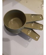 Tupperware Vintage Avocado Olive Green Retro 70&#39;s Measuring Cups Set 3 (... - $197.78 MXN