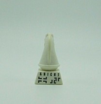 1995 The Right Moves Replacement White Knight Chess Game Piece Part 4550 - £2.00 GBP