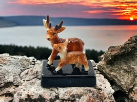 Chase Hand Painted Doe and Fawn Deer Hand Painted Figurine Statue Japan - £25.63 GBP