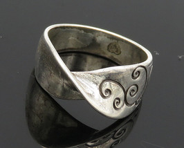 CAROLEE 925 Silver - Vintage Shiny Etched Pretzel Swirl Band Ring Sz 7 - RG19783 - £26.47 GBP