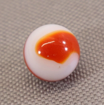 Vtg Akro Agate Spiral Corkscrew Shooter Marble 11/16in Opaque Red on White - £7.19 GBP