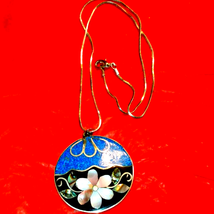 Beautiful sterling hand painted floral necklace - $709.46 MXN