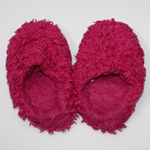 Girl&#39;s Pink Fuzzy Slippers size 4/5 - £1.58 GBP