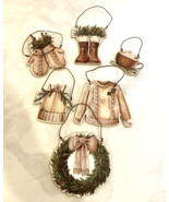 Primitives by Kathy Cozy Christmas Ornament Set - $350.31 MXN