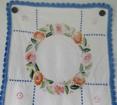 Table Runner VINTAGE Floral Wreath Hand Embroidered Blue Scallop Edge 13&quot; x 41&quot;. - £8.44 GBP