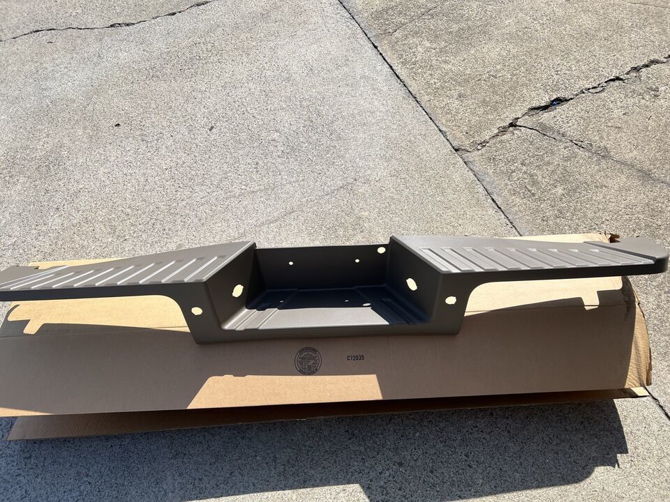 2013 2014 2015 2016 FORD F250 F350 F450  REAR OEM BUMPER STEP PAD dc3z17... - $150.00