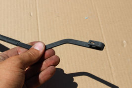 2004-2007 MAZDA RX-8 DRIVER LEFT WINDSHIELD WIPER ARM X2093 image 6
