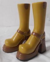 Bratz Doll 2002 XPress It Meygan Tan &amp; Brown Buckled Tall Chunky Heeled Boots - £4.74 GBP