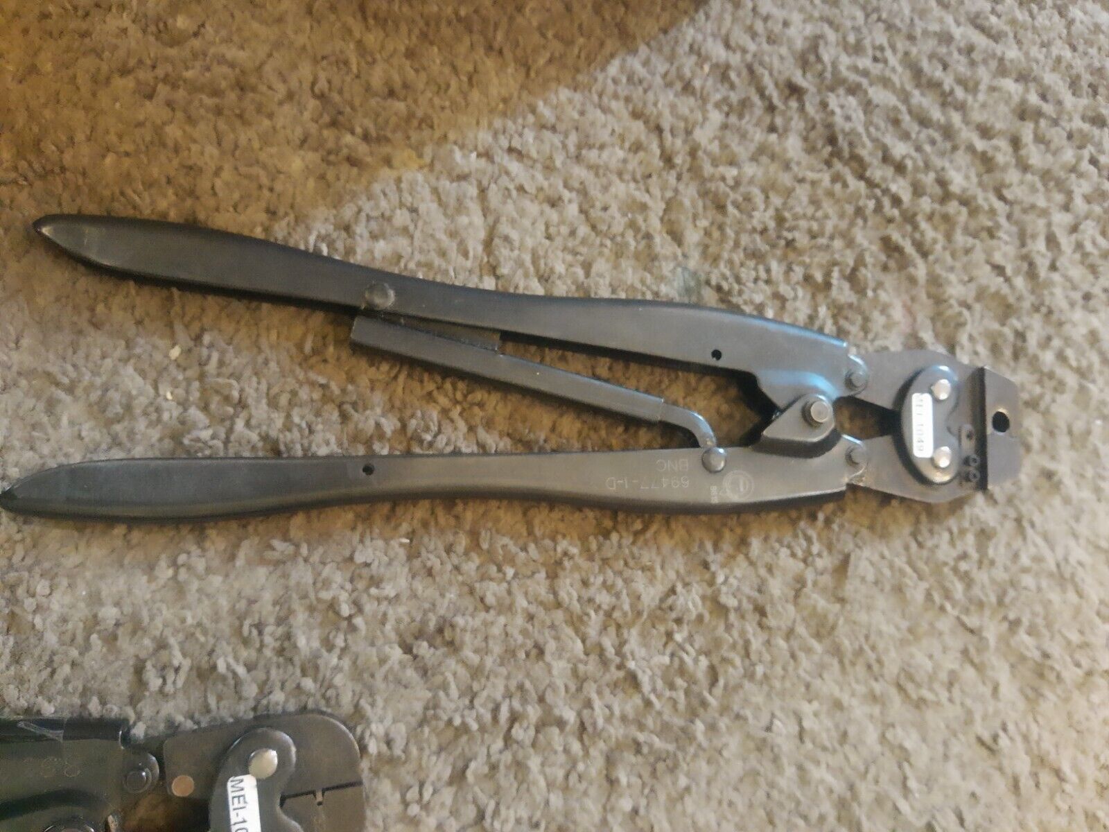 NICE TE Connectivity Hand Crimp Crimper AMP Wire # 69477-1-d BNC - $38.14