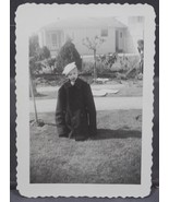 Vintage Noir et Blanc Photo 1940&#39;s Petit Enfant Porte Marine Soldier&#39;s C... - £32.62 GBP