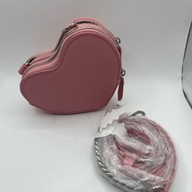 Forever 21 Pink Heart Shoulder Bag - $149.77 MXN