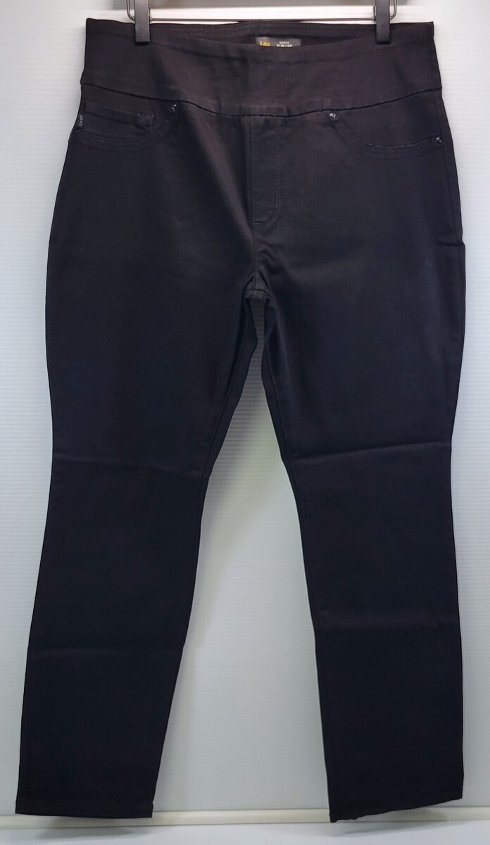 L) Lee Woman Slim Fit Leg Mid Rise Sculpting Black Stretch Jeans 14 Short - $14.84