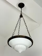 Lampadario Art Déco vetro lattimo e ottone, anni '40 - $378.70