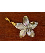 Vintage Jewelry Supply Carved Flower Floral MOP Abalone Shell Necklace Pendant - £10.15 GBP