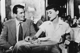 Audrey Hepburn and Gregory Peck in Roman Holiday seated at Cafe Rocca 18x24 Post - £19.13 GBP