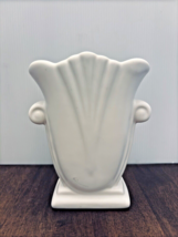 Haeger Pottery White Tulip Vase 6 Inches Tall Marked Vintage Planter - £20.87 GBP