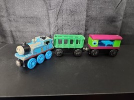 Thomas &amp; Friends Wooden Railway Sodor Engine, Circus Train &amp; Aquarium Cars Vtg - £15.97 GBP