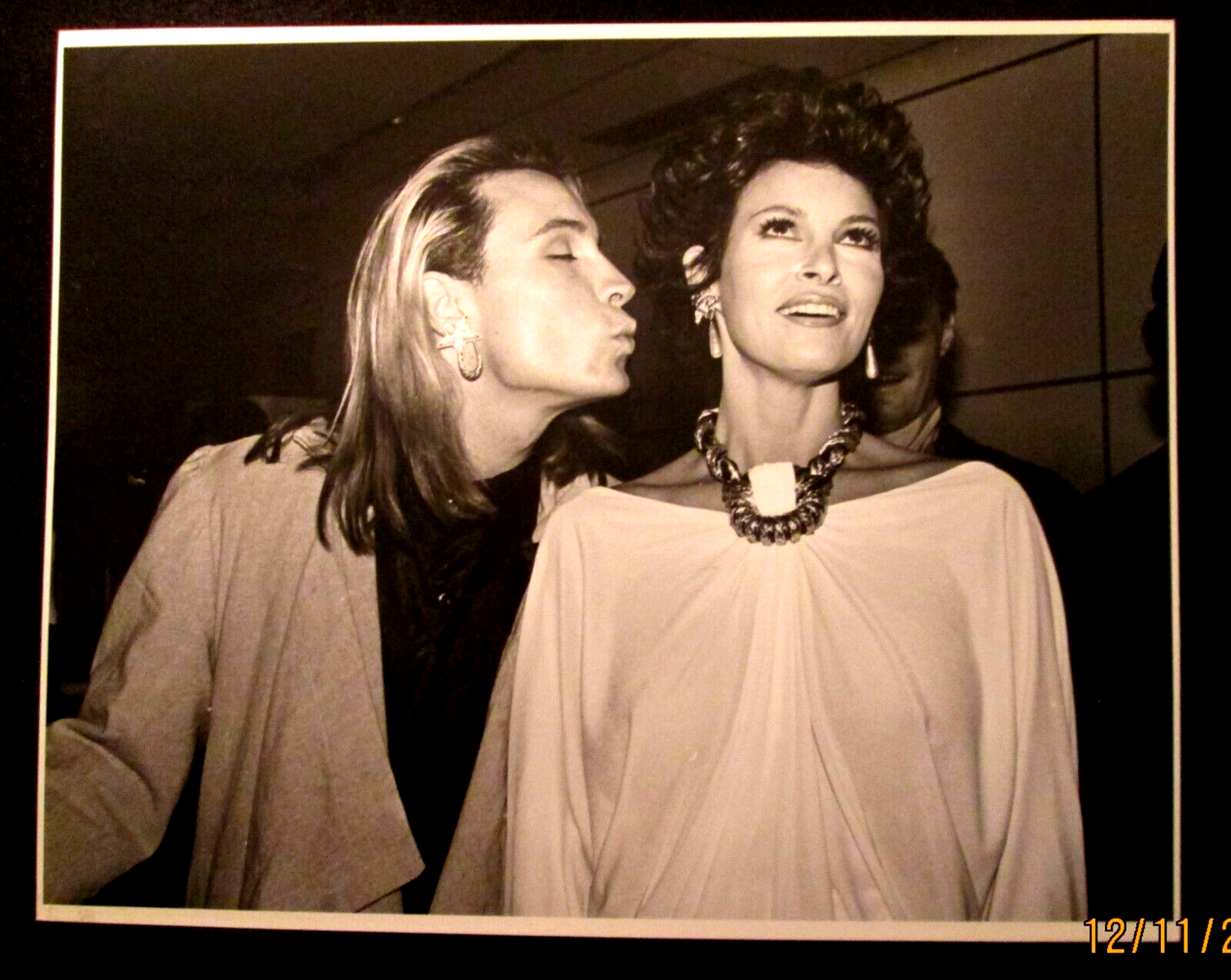 RAQUEL WELCH: (ORIGINAL VINTAGE PHOTOS,SEXY,CANDID,FILMS) Item image 3