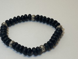 Men&#39;s Natural Stone 10 MM Bead Bracelet on Stretchy Cord Silver Tone Beads 8.5&quot; - £11.06 GBP