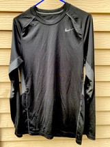 Men&#39;s NIKE® DRI-FIT Size SMALL BLACK Long-Sleeve Shirt - £19.38 GBP