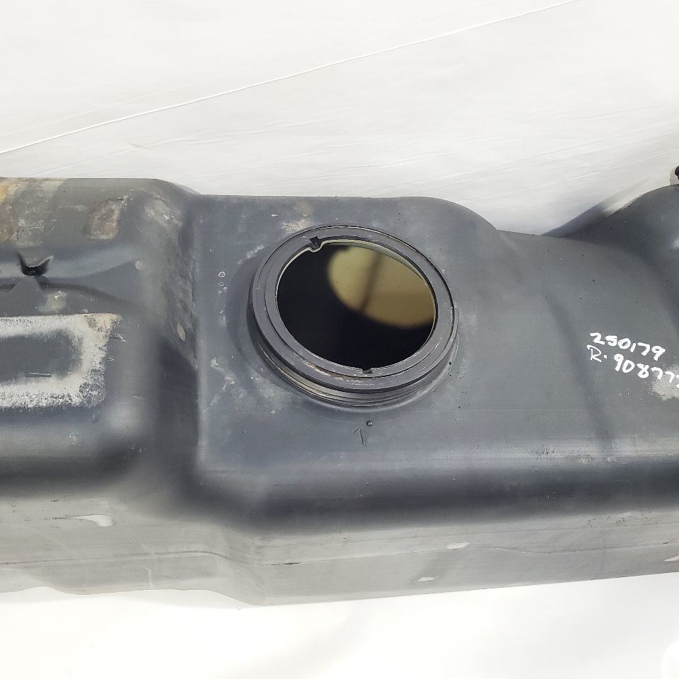 2005 2006 2007 Ford F250 OEM Furl Tank 4WD 6.0L Diesel 6'9'' Box 29 Gallons  Item image 12