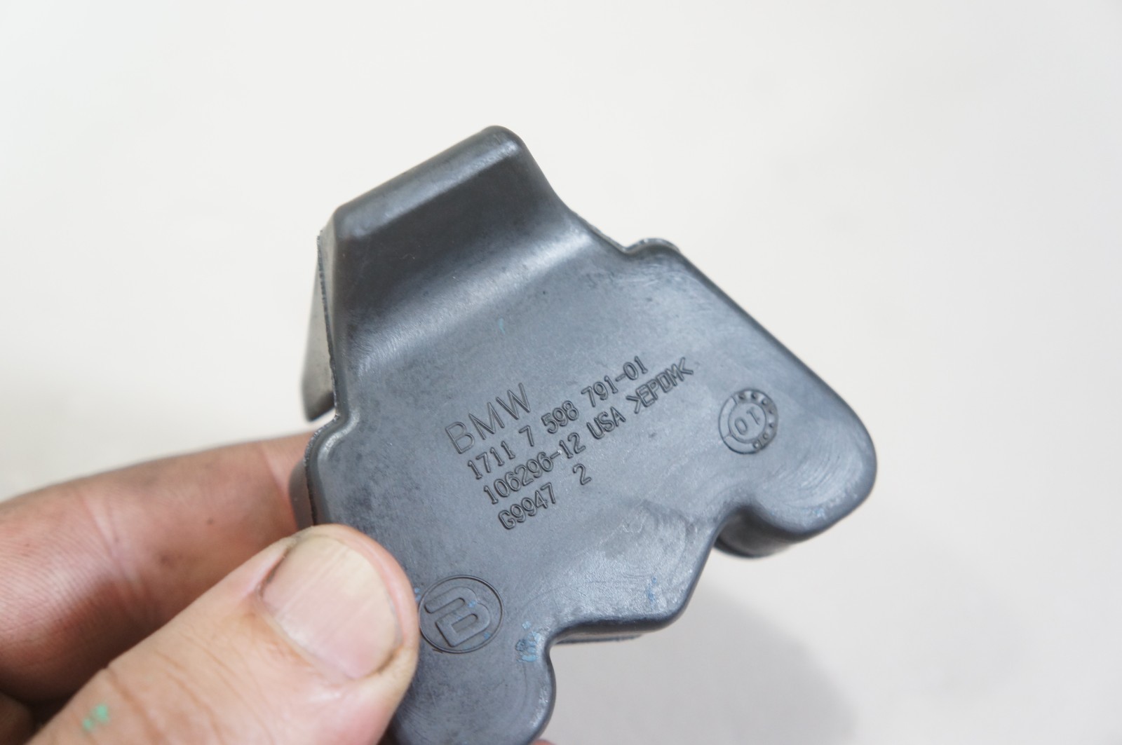 2011-2017 bmw x3 x4 x5 f25 f26 radiator rubber mount pad bushing pair 2 oem Item image 8