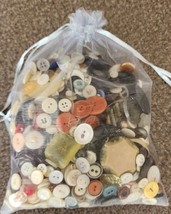 1.2# Bag of Buttons ~ Multicolor ~ Various Sizes ~ Vintage &amp; Modern Buttons (4) - £17.89 GBP