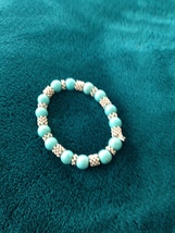 turquoise &amp; silver colored beaded stretch bracelet - £19.80 GBP