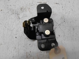 2005-2010 KIA Sportage Hatch Tailgate Glass Latch - $42.99