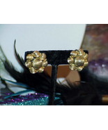 Vintage Ball Edge Ball Center Couture High Karat Goldtone Clip Post 1&quot;  ... - $19.79