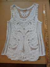 Capri Women White Lace Sleeveless See-thru Blouse Size Small EUC - $13.86