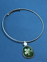 Silvertone Tubular Expandable Collar w Liz Claiborne Marked Green Enamel w Flowe - £11.90 GBP