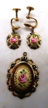 Vintage Rose Guilloche Dangle Screw Back Gold Tone Earrings &amp; Pendant - $375.23 MXN