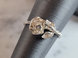 Womens Vintage Estate Sterling Silver Floral Rose Ring 1.4g #E4641 - £23.68 GBP