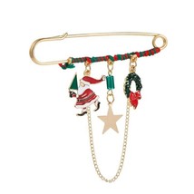 REDUCED 40% Gold Christmas Pin Charm &amp; Chain Kilt Style - £3.85 GBP