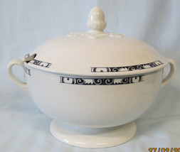 Wedgwood Soup Tureen from the 1930&#39;s Hotel ware Oak Leaf Accorn Final - $49.49