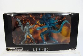 Aliens Warrior & Space Marine Figure Set Treehouse Palisades New! - $19.99