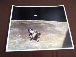 ARMSTRONG ALDRIN APOLLO 11 RETURNING FROM LUNAR SURFACE VTG 17 X 21 COLO... - £118.69 GBP