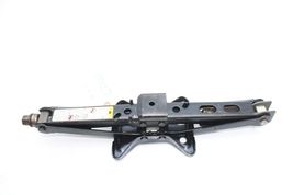 05-11 CADILLAC STS EMERGENCY SPARE TIRE JACK Q7796 image 8